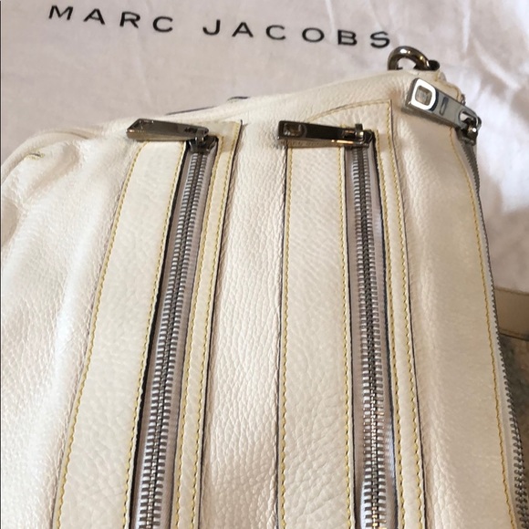 Marc Jacob Ivory Leather Shoulder Bag - Picture 4 of 5